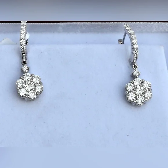 14 karat white gold diamond earrings, 2.0 carats - Picture 4 of 4